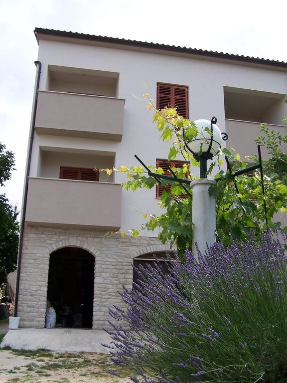 וינקורן Apartments Cezar מראה חיצוני תמונה