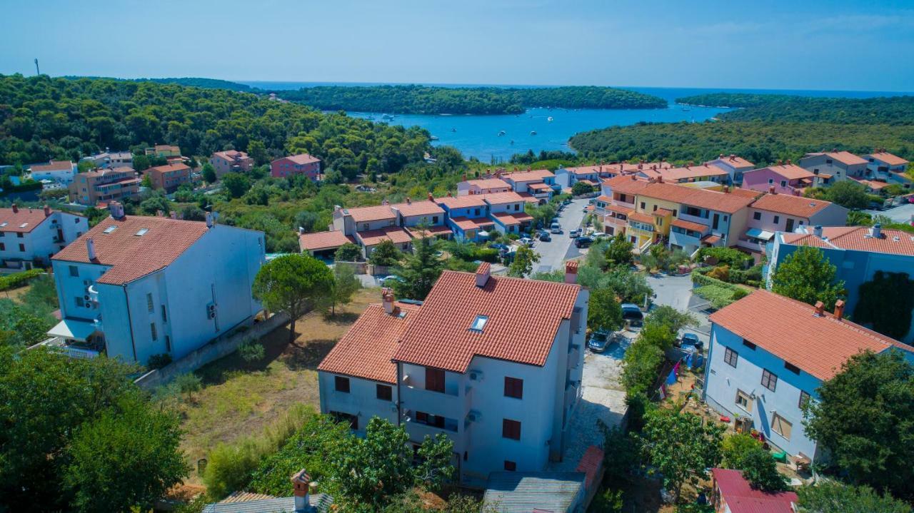 וינקורן Apartments Cezar מראה חיצוני תמונה