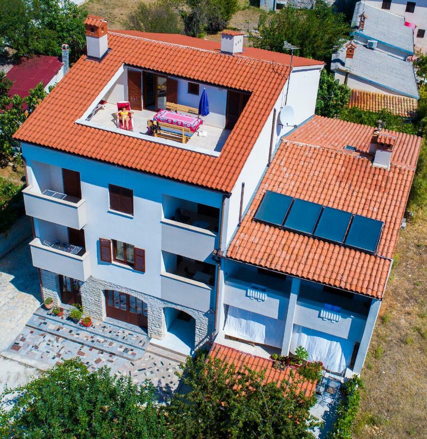 וינקורן Apartments Cezar מראה חיצוני תמונה